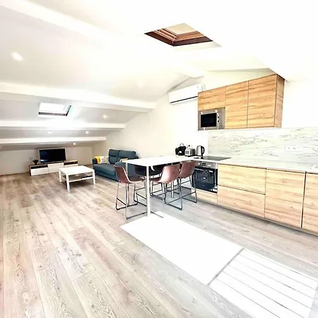 Neala- 4/6 Pers - Standing Neuf Hyper Centre Apartment *